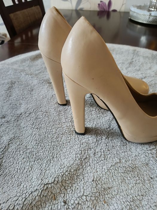 Buty na słupku, Danic, rozmiar 38.