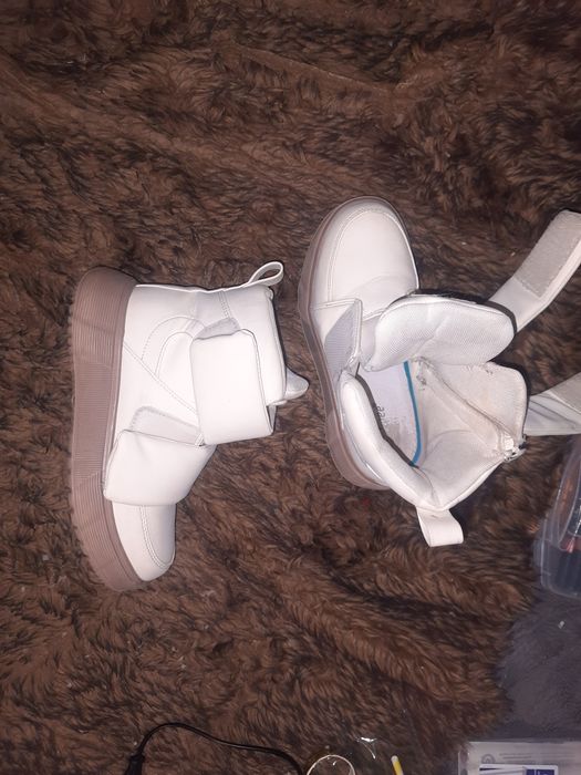 Дутіки на дівчинку