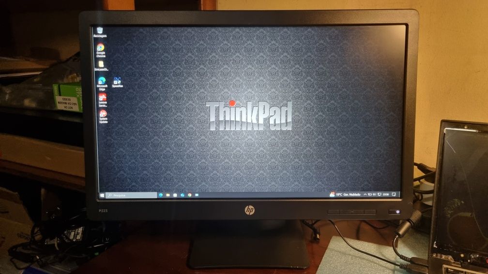 Monitor led HP P223 .22 polegadas .entrada VGA e display port.
