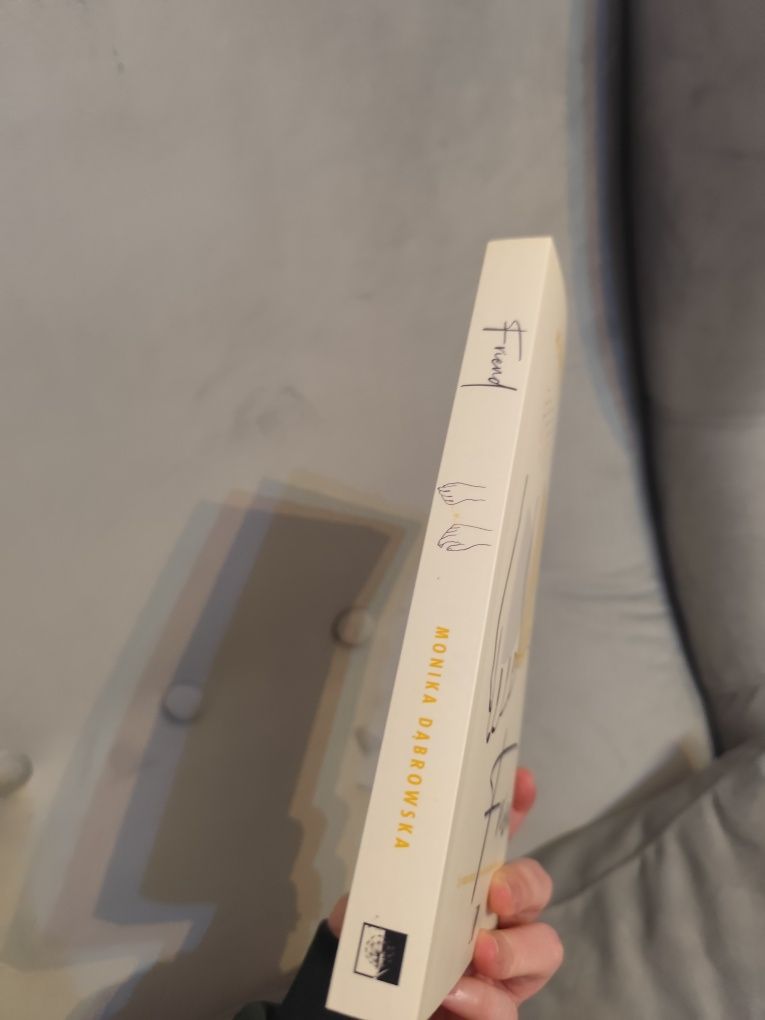 Książka młodzieżowa lekki romans Friend Monika Dąbrowska niezwykłe mię