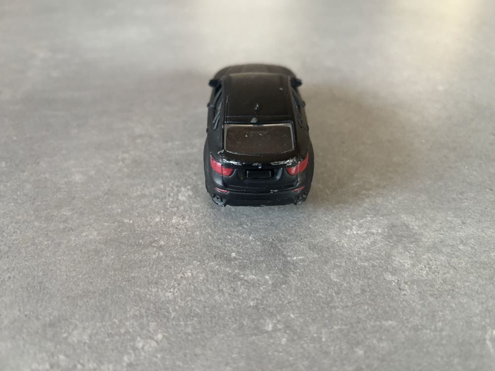 Model Resorak Majorette BMW X6 czarny mat