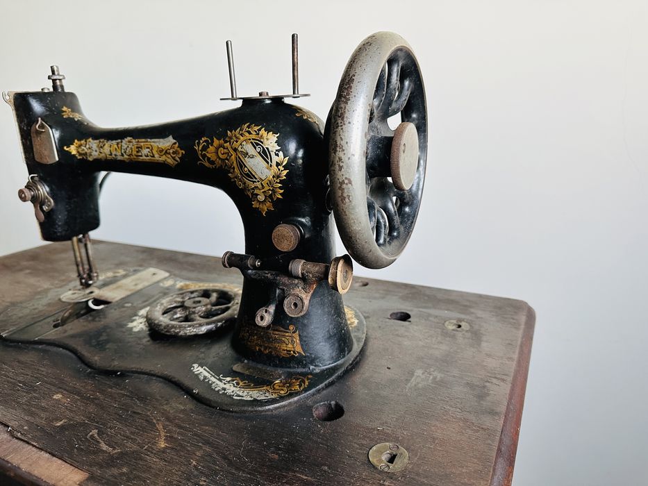 Máquina de Costura Singer
