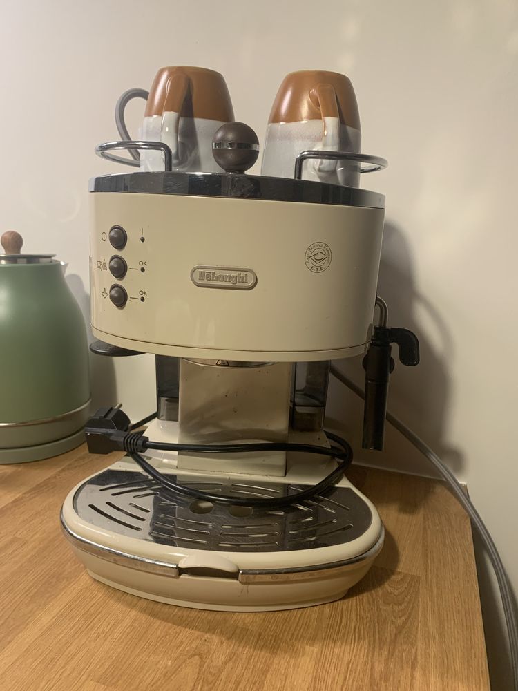 Ekspres ciśnieniowy kolbowy ciśnieniowy DeLonghi Icona Vintage