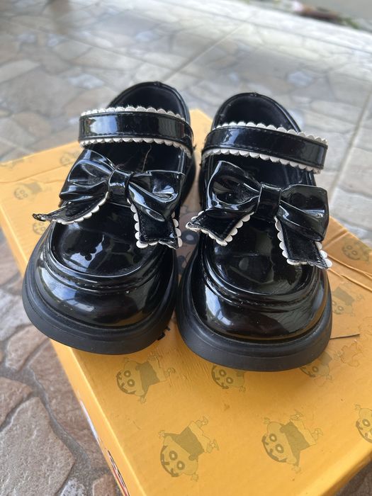 Мештика для дівчинки в ідеальному стані