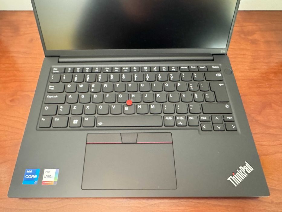 Lenovo ThinkPad E14 Gen5-i7 1355u/24Gb Ram/Ssd 512Gb/Garantia Abr2027