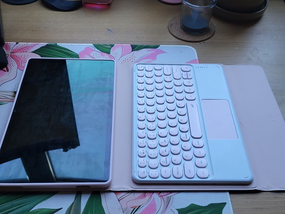 Capa + teclado Tablet