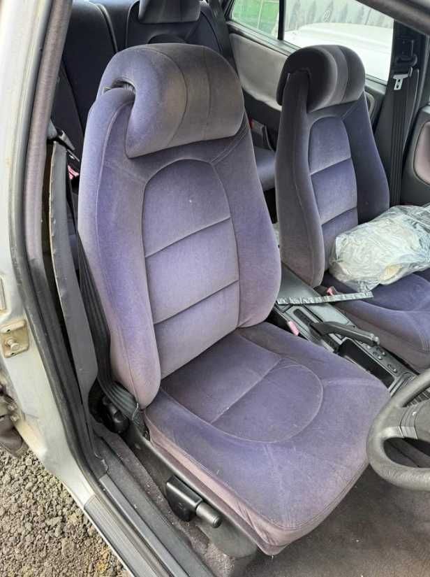 SAAB 9000 turbo, está a trabalhar mas não anda, volante á direita.