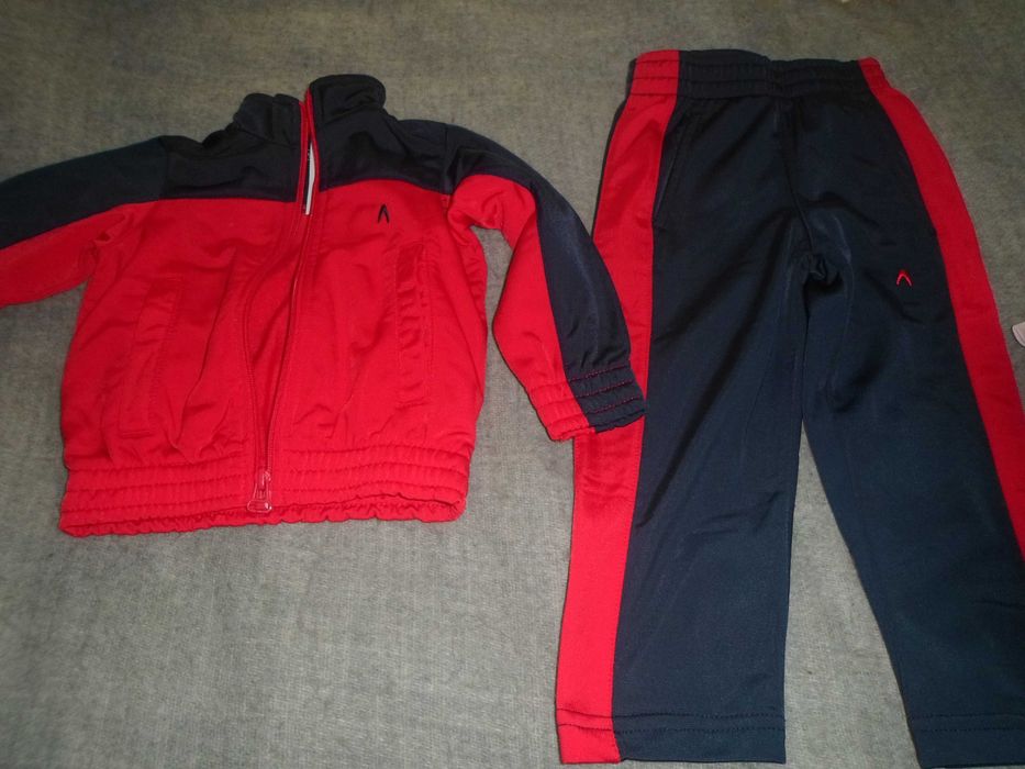 fato de treino novo com etiqueta para bebe rapaz