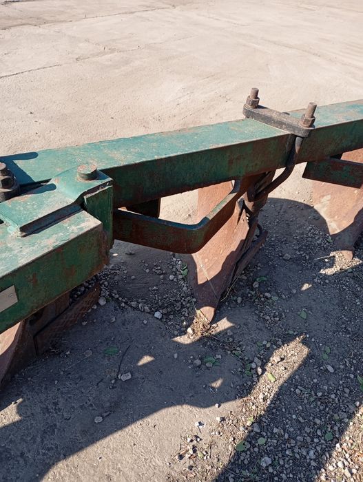 Плуг ПЛН 8-40 в ідеальному стані І