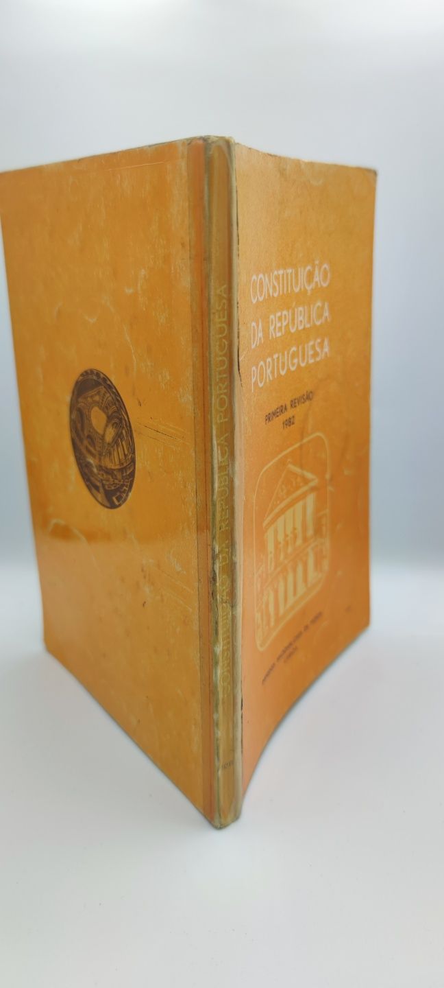 Livro- Ref CxB - Constituiçao da República Portuguesa