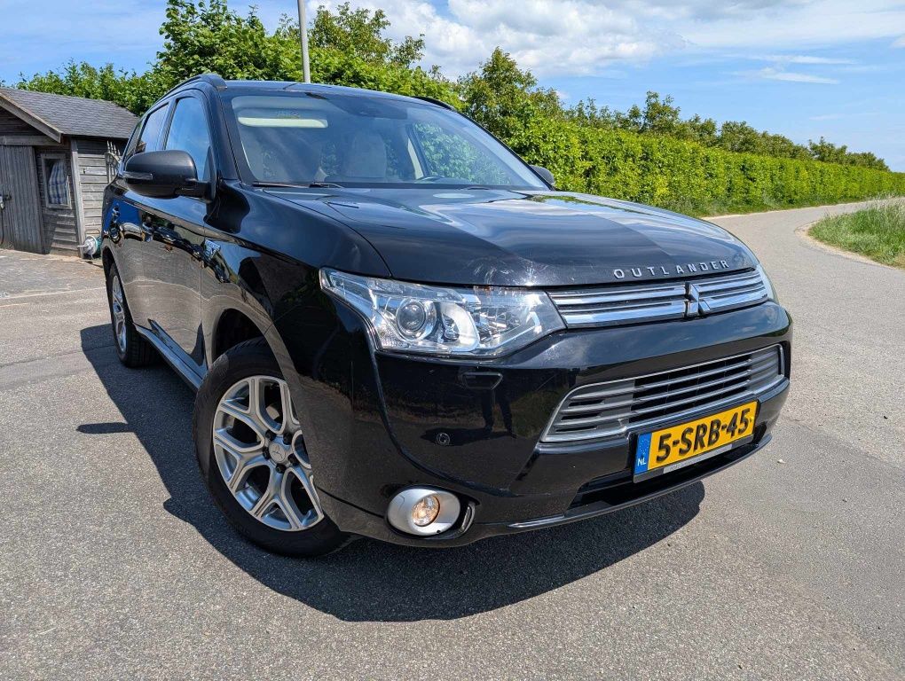 Mitsubishi Outlander 2.0 PHEV 4WD FULL OPCJA!