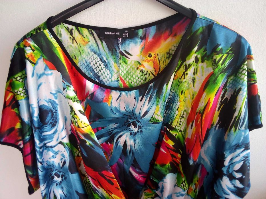 Blusa acetinada com padrão - Ferrache - Tamanho S