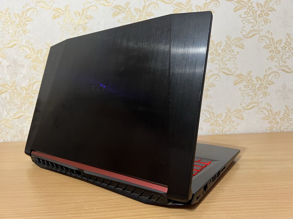 Ігровий ноутбук acer nitro 5 i7-7700hq/gtx 1050ti/ssd/hdd/ddr4