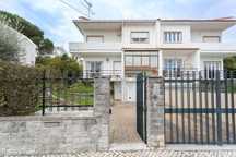 Bairro de Alvalade | Moradia para remodelar a gosto com 300m2 de área