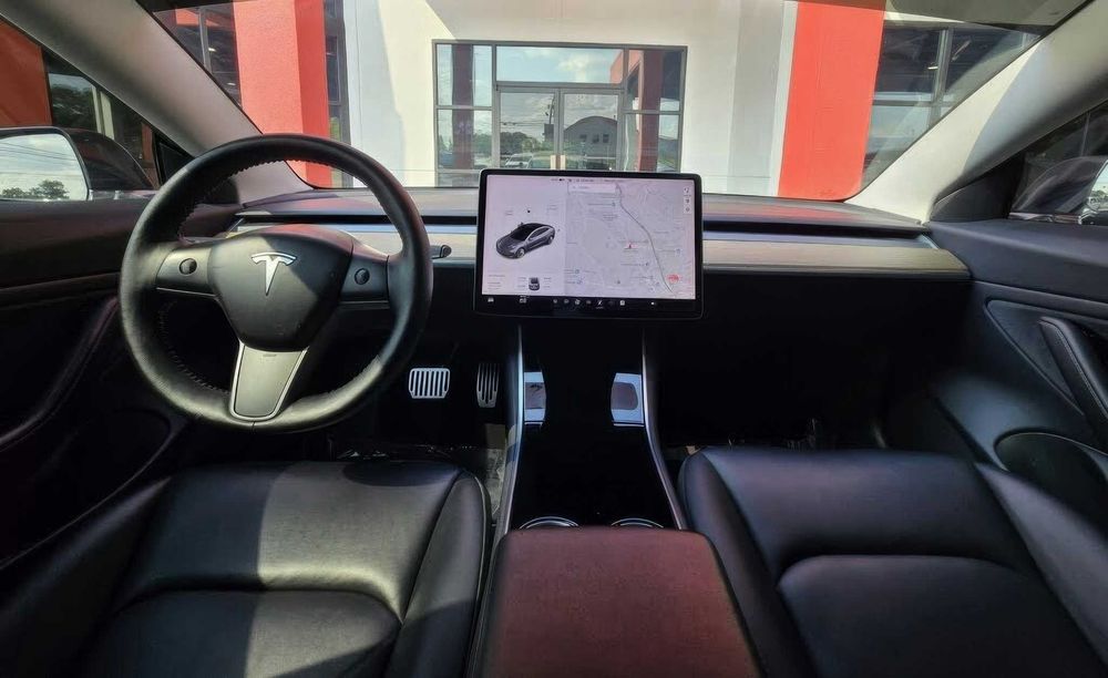 Tesla Model 3 Long Range      2019