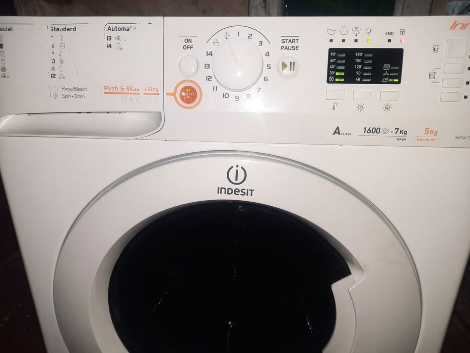 Прально-сушильна машинка Indesit XWDA 751680X W виробництва Італія