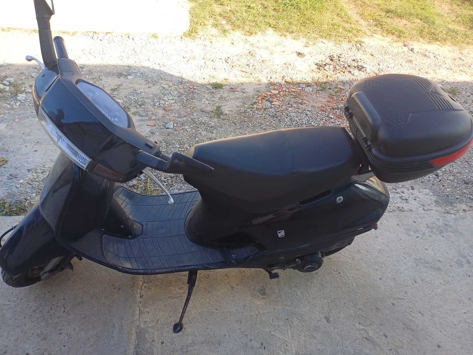 Скутер Honda Lead AF-20