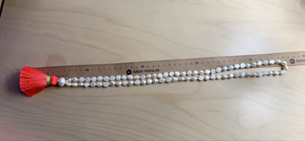 Fio em perolas cim tassel cor de laranja fluorescente