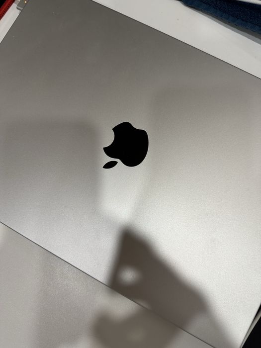MacBook 14pro m4 16/512