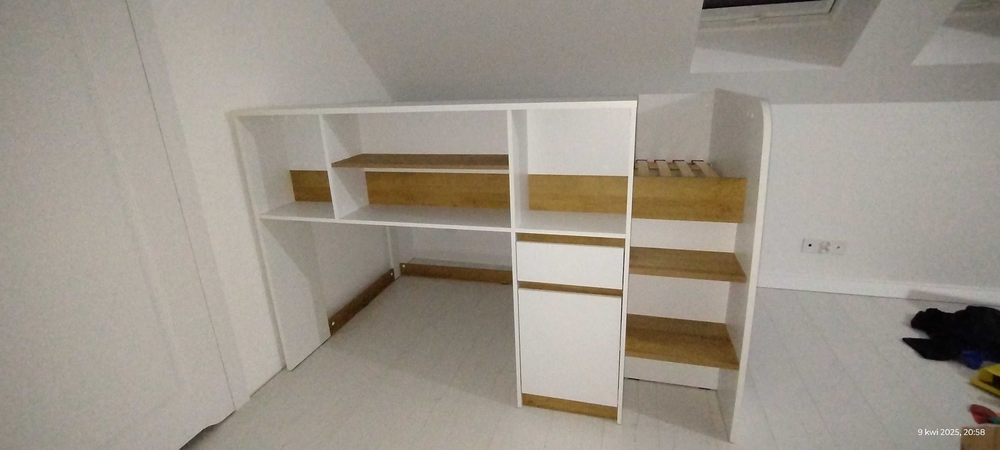 Łóżko 90X200 z biurkiem wysuwnym SINCO antresola ze schodami