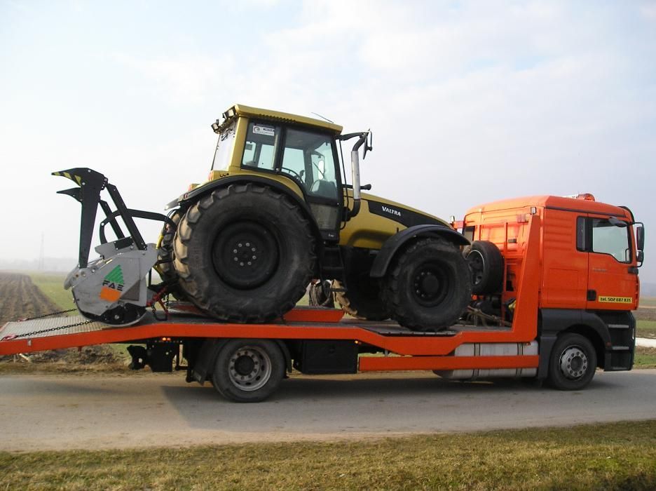 Pomoc Drogowa transport maszyn wózków pojazdów laweta najazd HDS