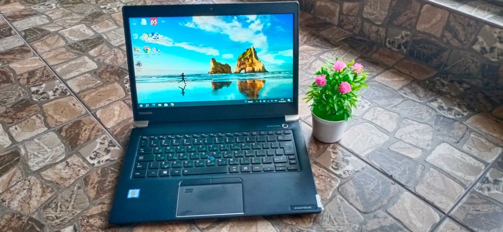 Ноутбук Toshiba X-30 сенсорний, 13Full HD. 8 DDR4. SSD 128. I5-7300.