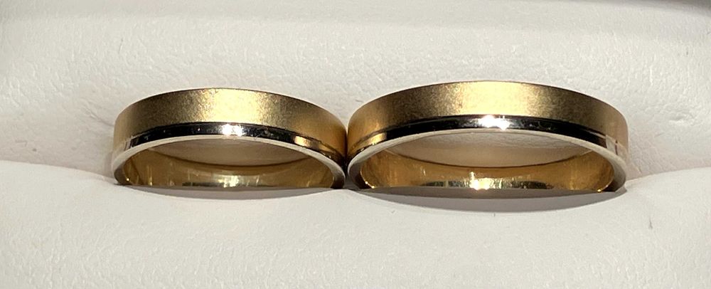 Złote obrączki ślubne z żółtego oraz białego złota próby 585