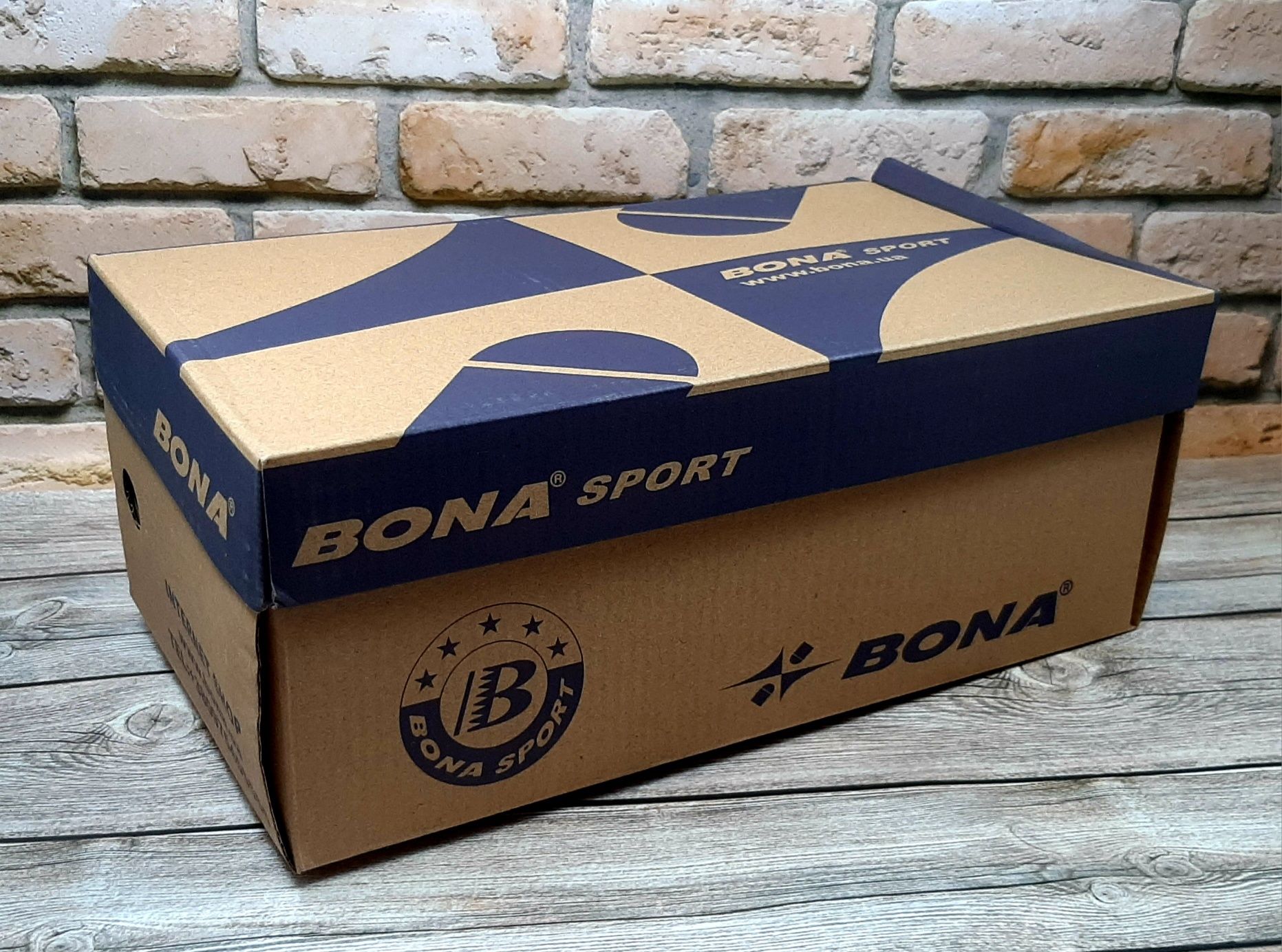Білі шкіряні чоловічі кросівки Bona 628X  47.48p