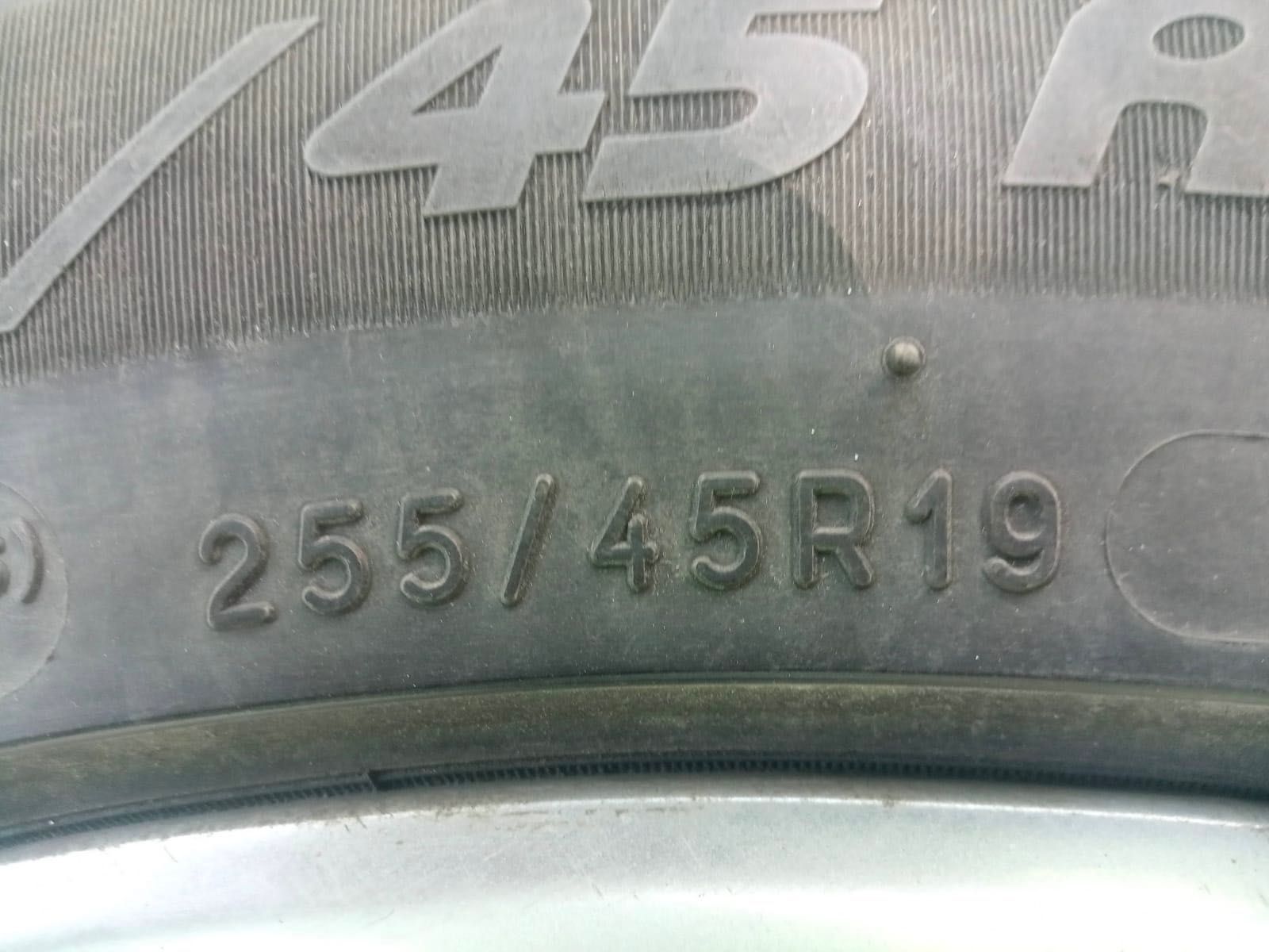 Комплект диски+шини (зима) 255/45R19 Tesla Model Y