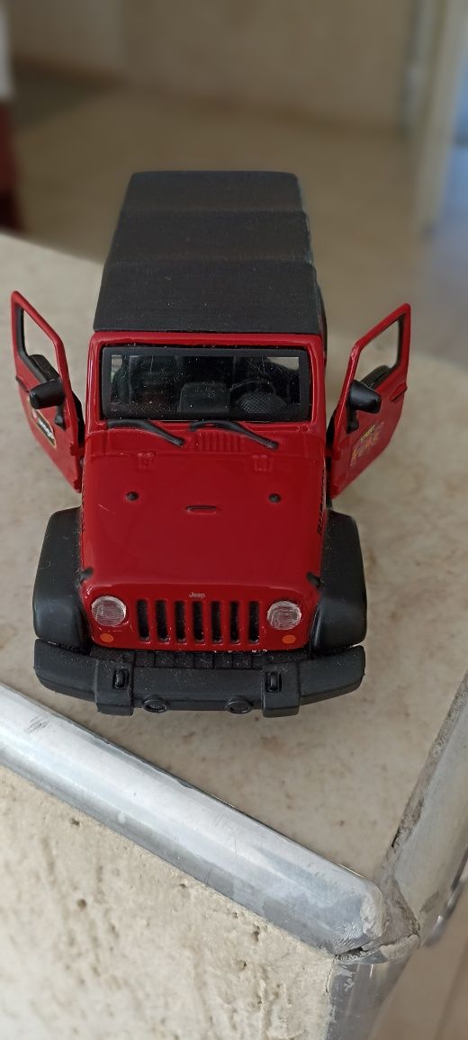 Машинка Jeep Wrangler металл