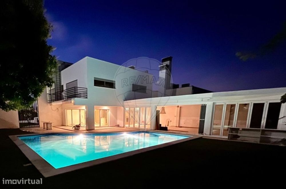 Moradia T5 para venda