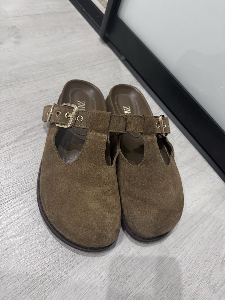 Замшеві сабо Zara