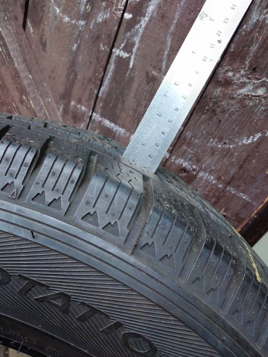 Зимова резина 235/65r16c