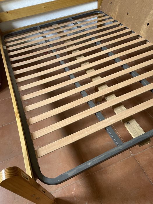 Cama de casal e estrado de cama