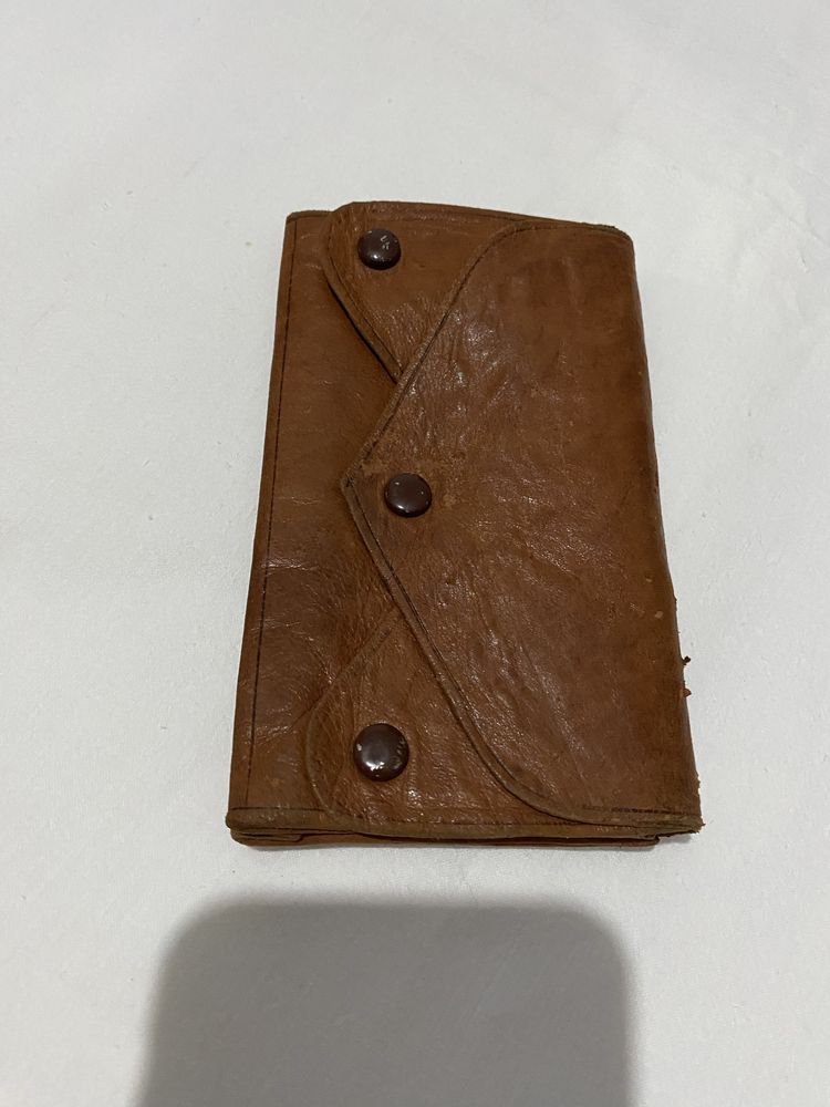 Carteira castanha para cinto marroquina usada