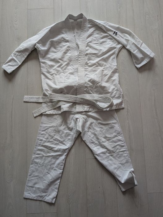 Kimono strój do karate, jujitsu, judo rozmiar 140