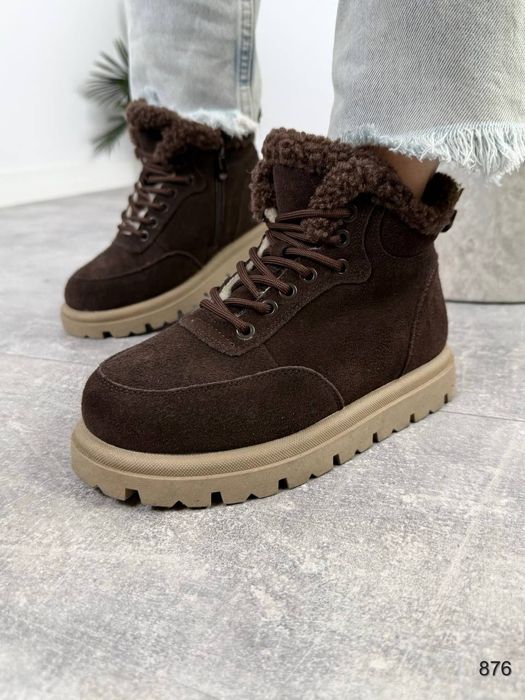 Жіночі шкіряні зимові черевики в кольорах