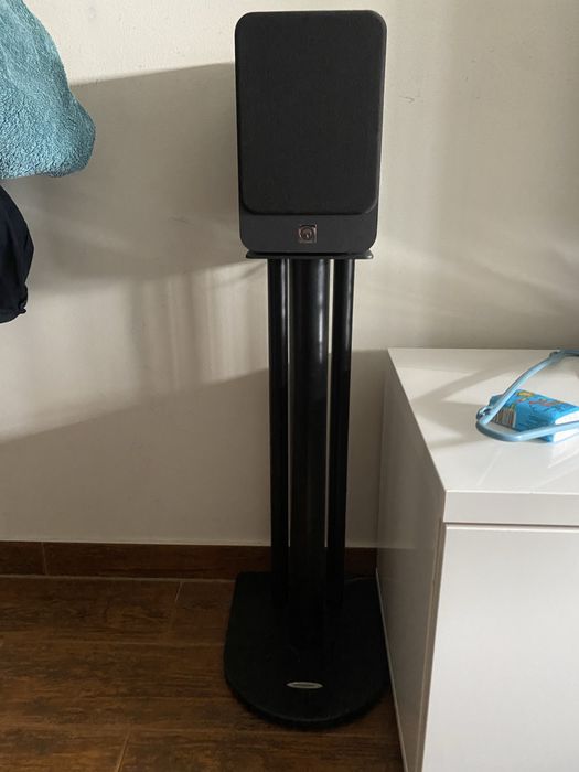 Vendo par Q acoustics 2010i ( vai com suporte)