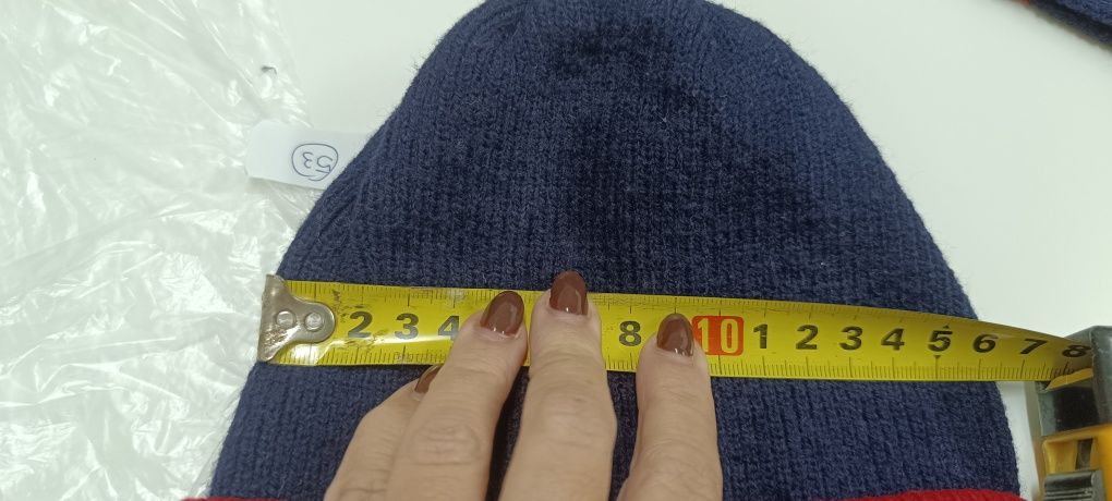 Conjunto de gorro e cachecol de criança azul escuro com laço
