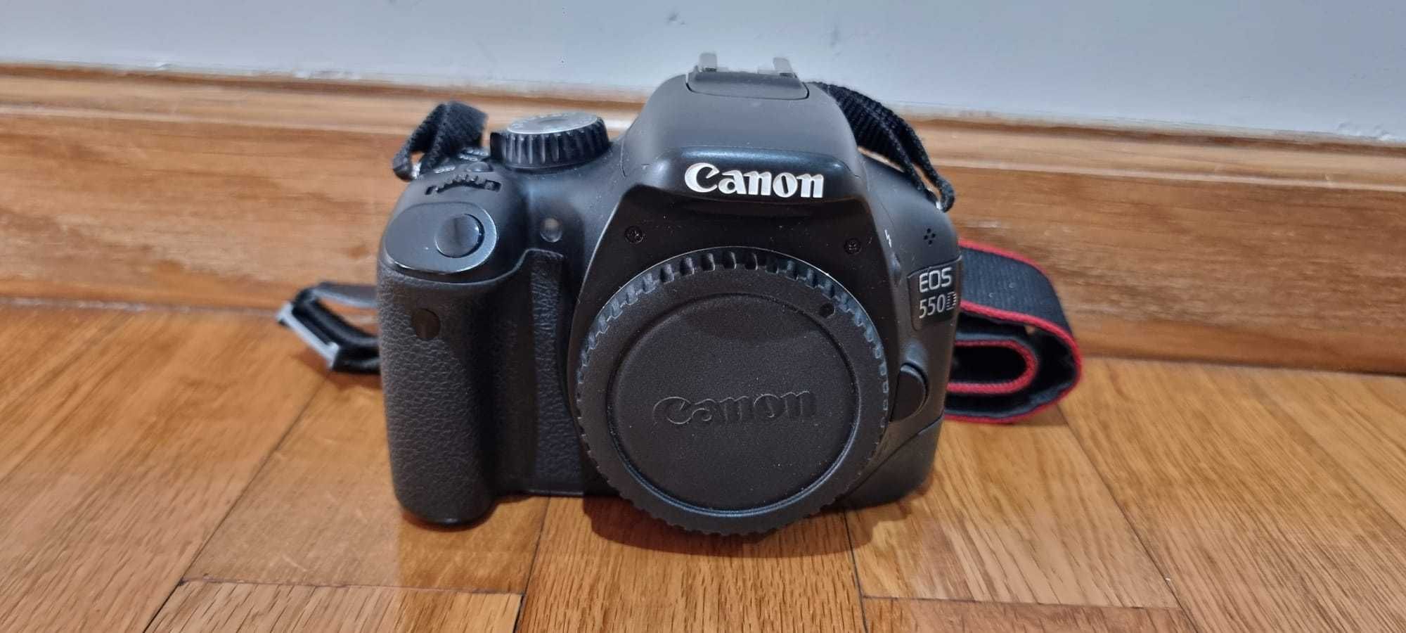 Canon 550D + 18-55mm + punho phottix