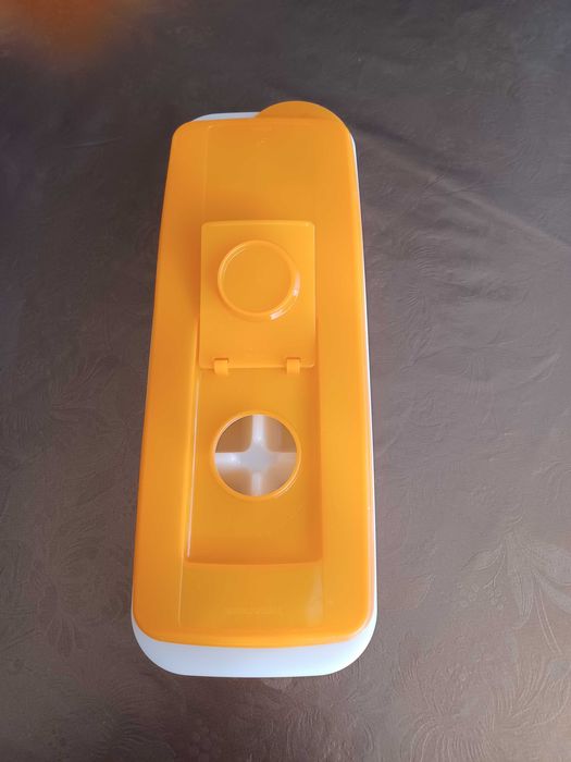 Caixa da tupperware para gelo com tampa