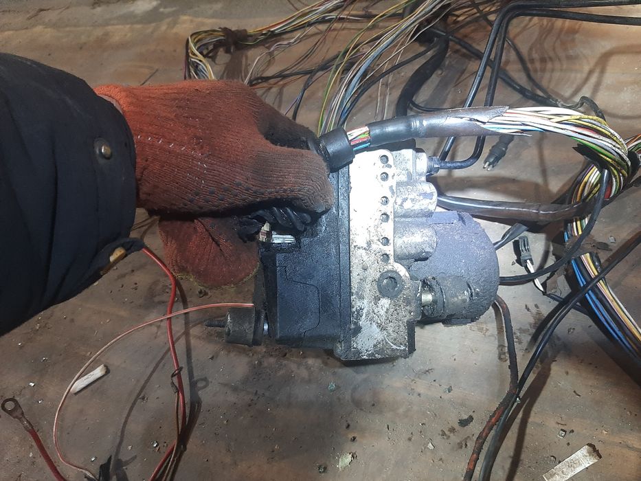 Анти пробуксовочна система ABS EDS Audi 100, A6 C4 quattro