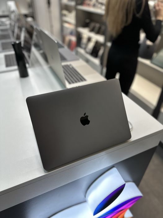 Ноутбук MacBook Air 13” 2019 i5 8ОЗУ 256GB SSD стан  9.5/10 #77819