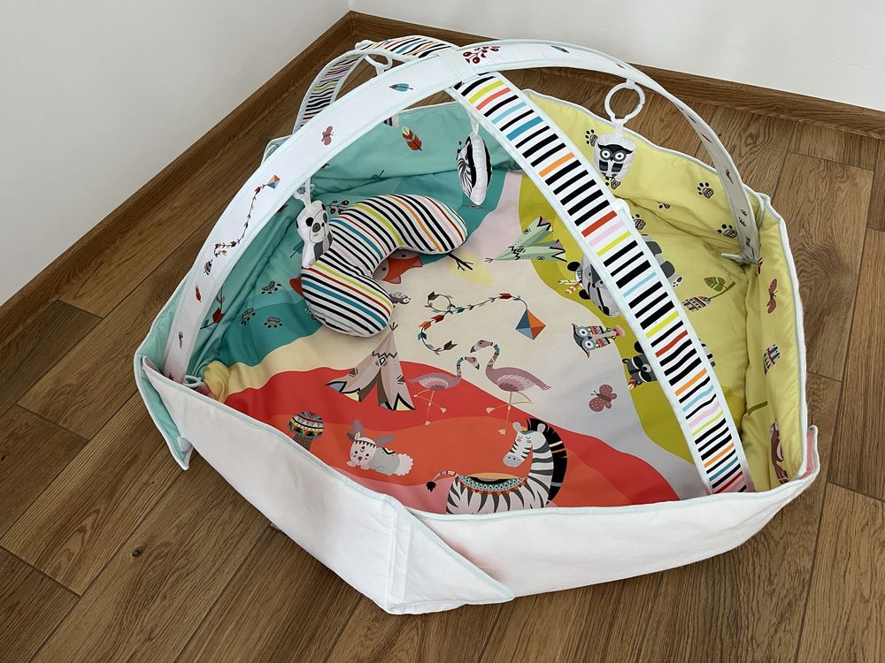 Mata edukacyjna Lionelo Jenny Multicolor z funkcją kojca