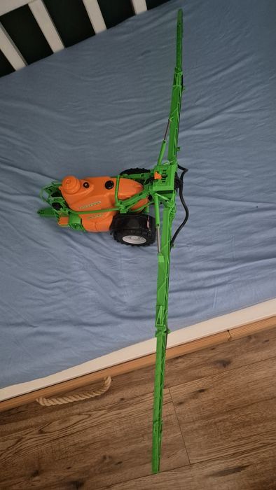 02207 BRUDER Opryskiwacz Amazone UX 5200