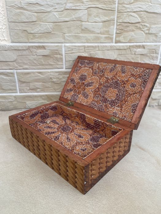 Шкатулка деревянная