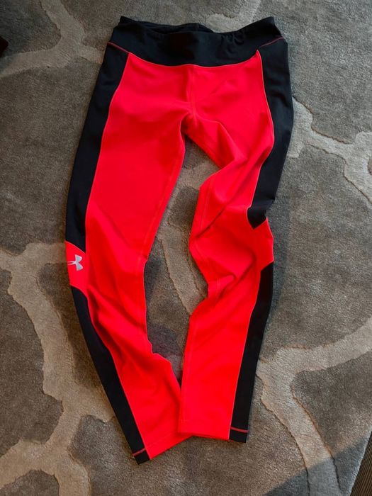 Яркие лосины under armour