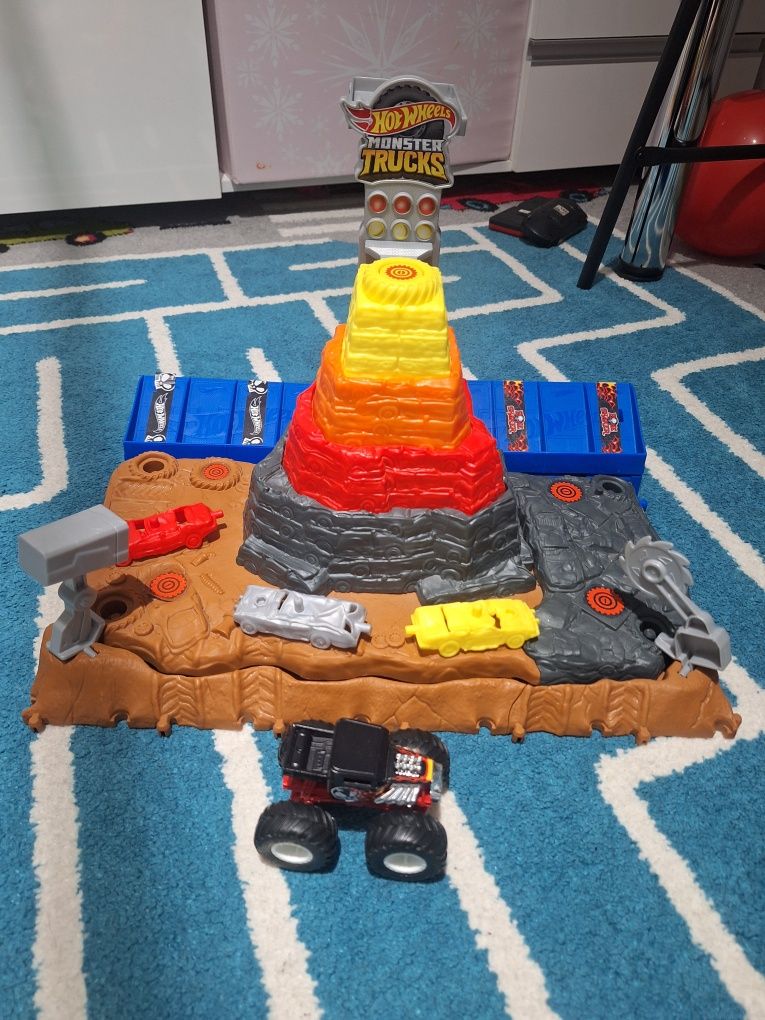 Arena Hot Wheels