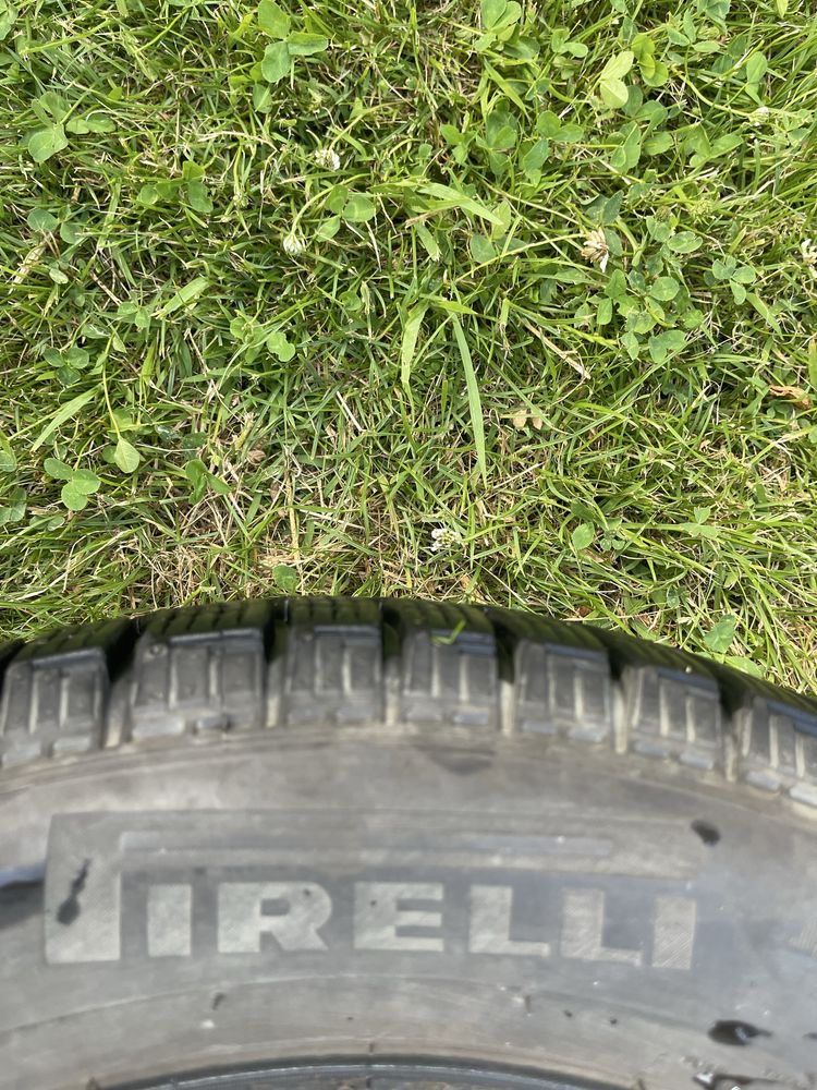 Шини зимові Pirelli 185 65 r15