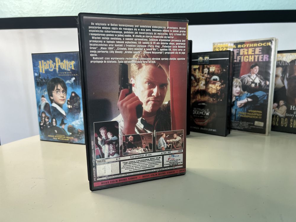 Uprowadzony : lot 285 uprowadzony: film vhs kaseta